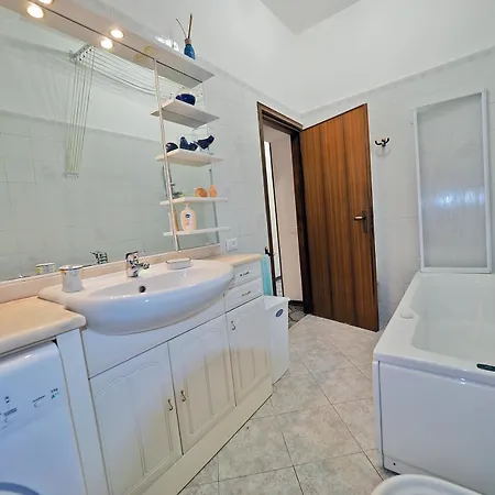 Casa Camillo Piana Ovest Holiday home Lerici